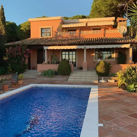 Exclusive Andalusian El Pino In Cabopino *